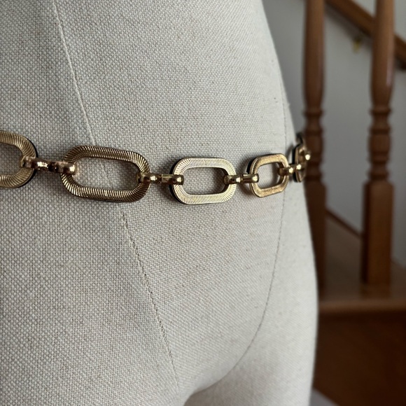 Y2K Black and Gold Tone Chain Link Belt - Picture 5 of 6